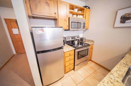 River Run Condo | Private Balcony River Run Village, Walk to Slopes