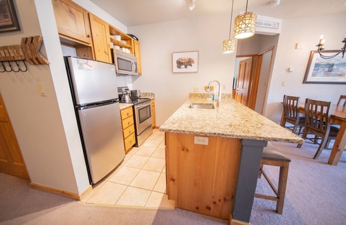 River Run Condo | Private Balcony River Run Village, Walk to Slopes