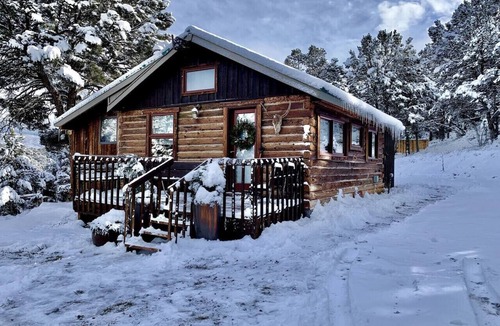 Missouri Heights Cabin | Private Cabin and Hot Tub in the Woods
