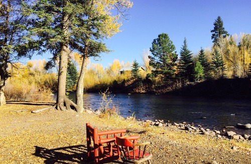 Antonito Cabin | Private Cabin on the Conejos River, Pet Friendly, Sleeps 5