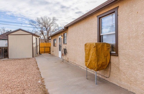 Pueblo House | Private carriage house