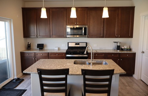 Colorado Springs House | Private Corner Lot Hot Tub & BBQ Cul-de-sac Large Backyard Mountain View