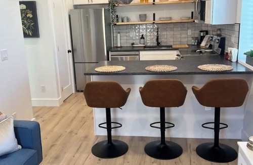 Lafayette House | Private Cozy Guesthouse
