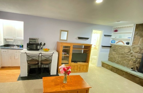 Greenwood Village House | Private Cozy Studio with kitchenette - Garden level