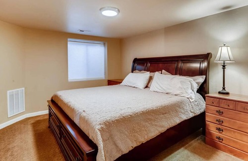 Castle Rock Apartment | Private entry "mother in law" apt