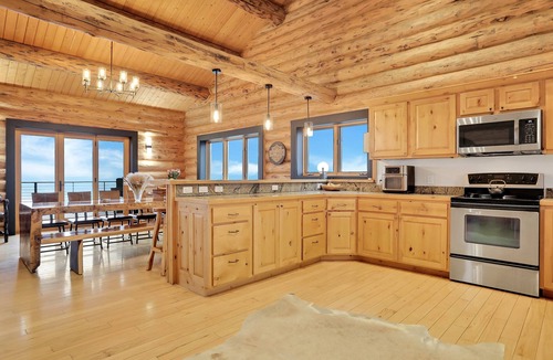 Steamboat Springs House | Private Estate on 10 acres w/pond & panoramic views | Hot Tub | Sauna
