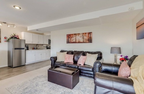 Centennial House | Private Guest Suite with King bed
