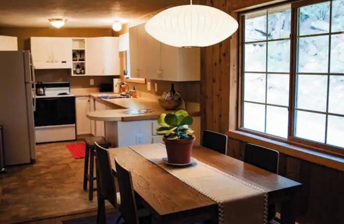 Drake Cabin | Private Hiking Trail! Cozy Canyon Cabin near RMNP w/King bed. Sleeps 4.