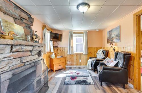 Drake House | Private Hot Tub and Deck Romantic Getaway in Drake