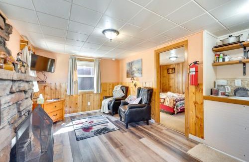 Drake House | Private Hot Tub and Deck Romantic Getaway in Drake