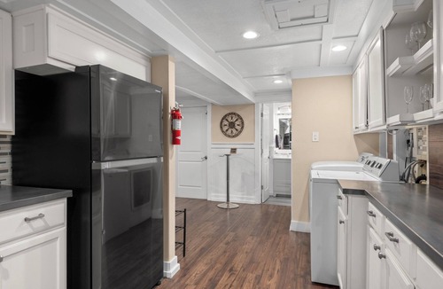 Harvey Park South Apartment | Private Hot Tub & Fire Pit – Near Bear Creek Park