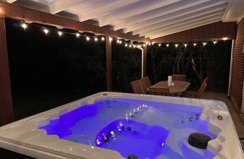 Allendale Area House | Private Hot Tub, Home Theater, Pool Table!
