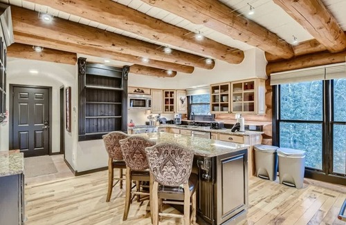 Wildernest House | Private Hot Tub in Amazing Home Away From Home!
