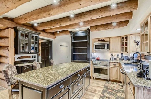 Wildernest House | Private Hot Tub in Amazing Home Away From Home!