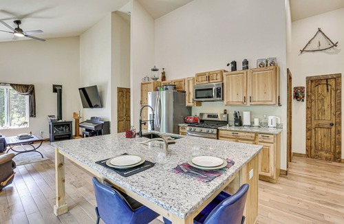 Garfield Apartment | Private Hot Tub & Mountain Views: Duplex in Salida