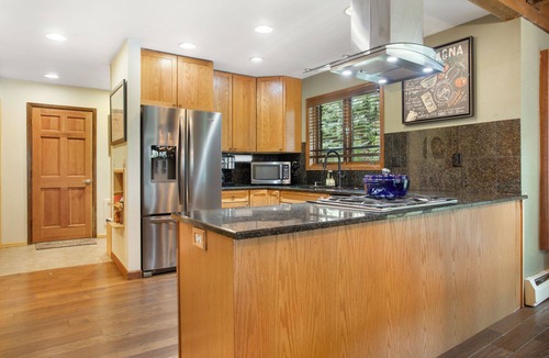 Eagle-Vail House | Private Hot Tub & Pet Friendly - Beds for any group dynamic