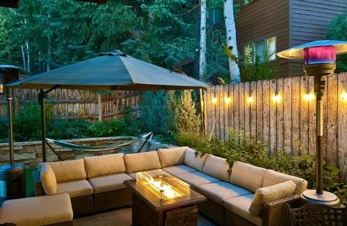 Eagle-Vail House | Private Hot Tub, Pet Friendly, Beds for any group dynamic
