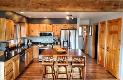 Summit Cove House | Private hot tub, Trails, Deck, Incredible views !