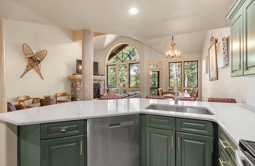Four O'Clock House | Private Hot Tub, Walk to Chairlift/Main St/Hiking