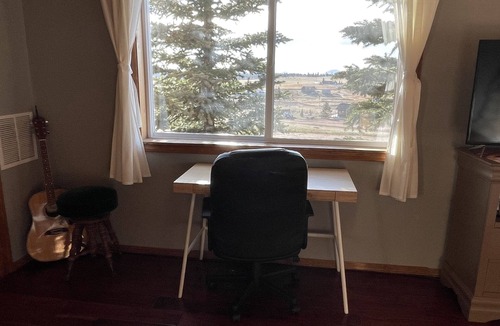 Divide House | Private Lower Floor with Beautiful Views