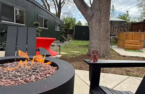 Virginia Village House | Private Lux Mid-Century Modern Retreat - Cedar Hot Tub & Cold Plunge