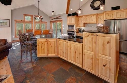 Three Peaks House | Private Luxury ~ Hot Tub, Pool Table, Secluded in Aspens