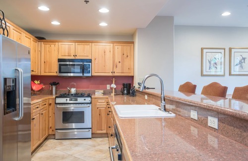Mountain Village Condo | Private Pet-Friendly 3-Bedroom Mountain Village Escape With Pool, Hot Tubs