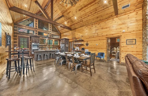 Hochatown Cabin | Private Pool + Cabana | Pond Deck | Mini Golf!