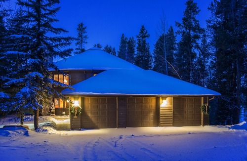Breckenridge House | Private Quiet Paradise. BIG LuxuryLodge for Up To 4 People. 1mile to Town. EPIC!