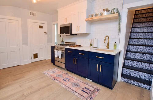 West Highland Cottage | Private Remodeled Berkeley/Tennyson Guest House with a 93 Walk Score