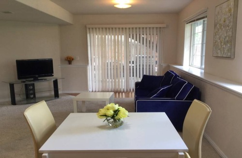 Lone Tree Resort | Private room ∙ 3 guests