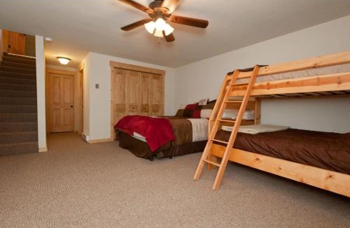 Warrior's Mark House | Private Room in Cozy Townhouse