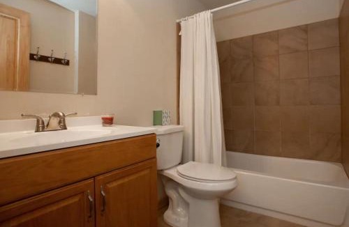 Warrior's Mark House | Private Room in Cozy Townhouse