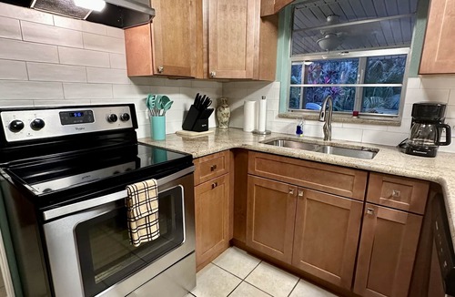 Weeki Wachee Gardens House | PRIVATE Salt Spring spacious home! Kayaks included!