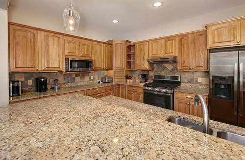 Warrior's Mark West House | Private Ski Home with 3 King 6 Queen Beds Ski In Out and Free Shuttle