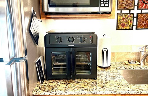 Briargate House | Private, Spacious Basement Suite - Hot Tub, Kitchenette, Ping Pong, Kid-friendly