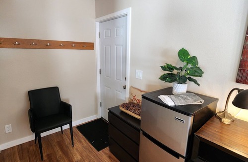 Mount Vernon Apartment | Private Studio with Kitchenette