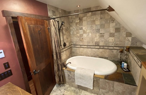 Durango - Purgatory Apartment | Private, Upscale Apartment above a barn in Durango, Colorado