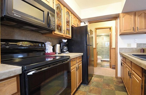 Fraser House | Private vacation home 5 bedroom, pet friendly & clubhouse amenities