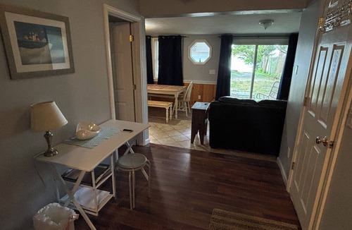 Seconsett Island House | Private Waterfront, Beach, Dock, Kayaks, Paddle Boards and Hot Tub!