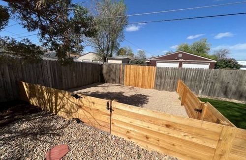 Aurora House | Private Yard-Walk to Children Hospital! 30 Day Min