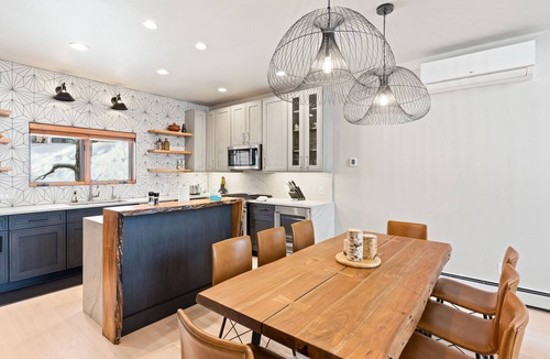Steamboat Springs House | Professionally Decorated Townhome w/2 Fireplaces & Mtn Views - Walk to Gondola
