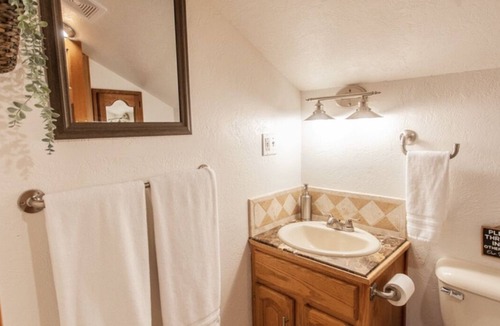 Larkspur Apartment | PROMO 5% WEEKLY AND 10% MONTHLY DISCOUNT! Mountain Hideaway Near Palmer Lake.