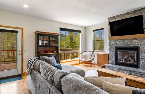 Wildernest House | Prospector Village getaway with mountain views & deck