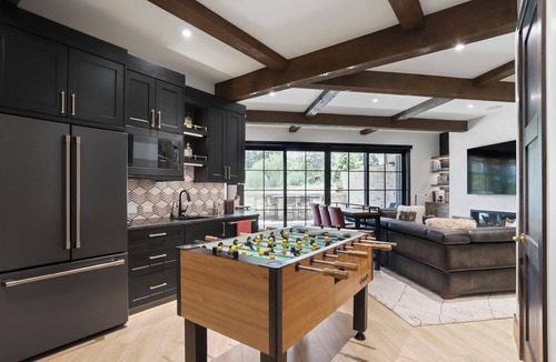 Peak 8 House | Pure Luxury - TRUE Ski-in/Ski-out Mountain Retreat in New, Immaculate Condition