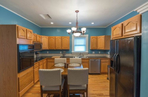 Colorado Springs Cottage | Quaint cottage close to downtown & Old Colo City!