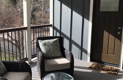 Redstone Condo | Quaint Queen Mountain Getaway