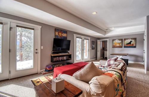 Twin Lakes House | Quaking Aspen Cabin 2BR 2BA w Incredible Views