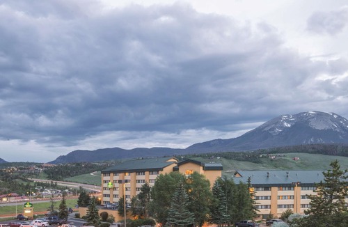 Silverthorne Hotel | Quality Inn and Suites Summit County