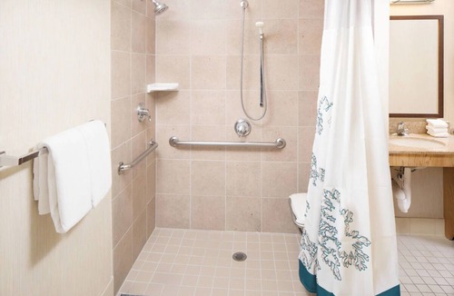 Highland Hotel | Queen Bed Suite with Sofa, Full Kitchen, Ideal for Denver Explorers